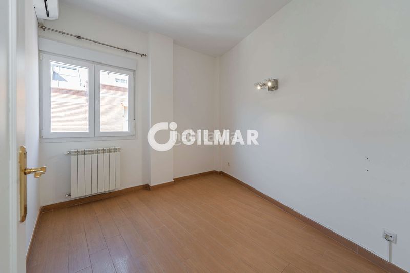 Foto d87d0cf0-8dd9-418a-8a8d-06dd05a43e30. Pis amb calefacció aparcament a Aravaca Madrid