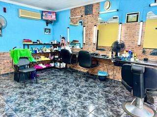 Local Comercial  Carrer dels pins. Atencin local en pleno funcionamiento