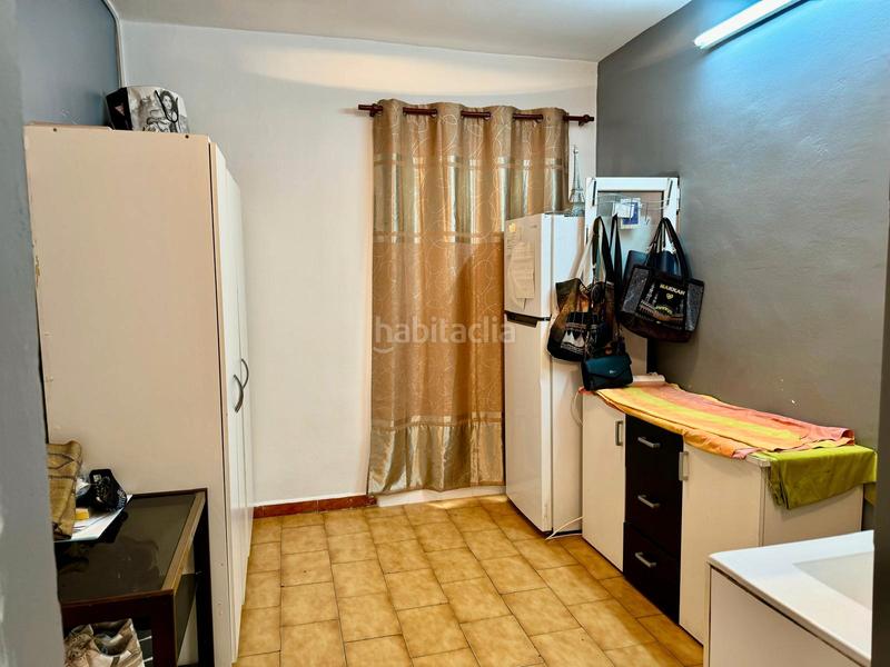 Foto ec3a78e9-1e1d-41fc-bb5e-c615673c49c9. Piso ocasión única por precio y zona! piso en una de las mejores calles del Raval c/ espalter a poco minutos del metro. en Barcelona