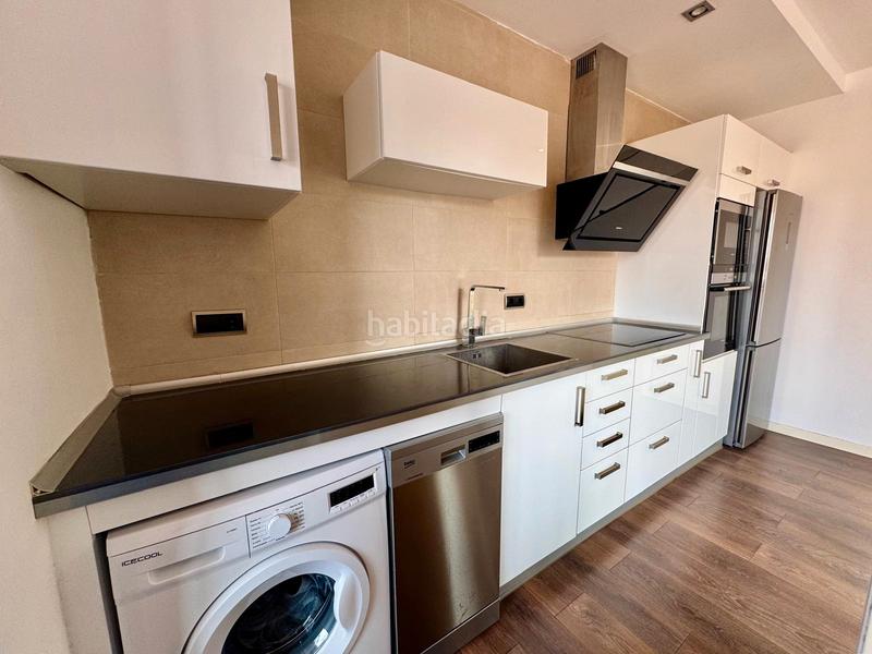 Foto 1811bbad-77b3-48c1-89fc-b0a99cff64b1. Àtic a Sants Barcelona