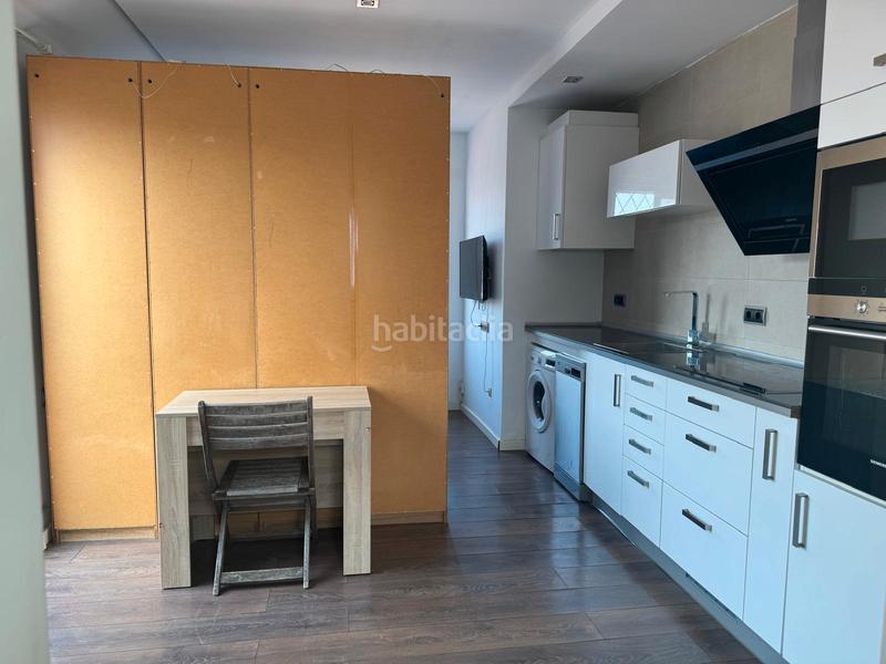 Foto 2aff0736-8c49-4adb-aace-bdc1b25507c7. Àtic a Sants Barcelona