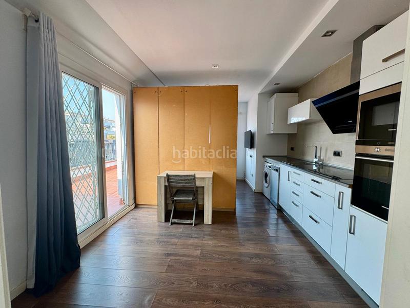 Foto a673231d-118b-4206-af4a-4d862d4c1d2a. Àtic a Sants Barcelona