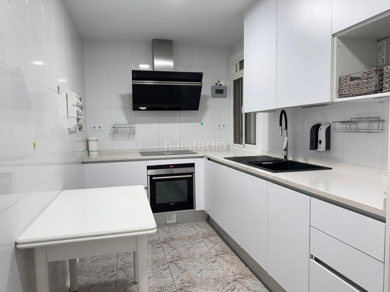 Foto 77720feb-4c25-44a1-a731-faa264271ff6. Appartamento in La Marina del Port Barcelona