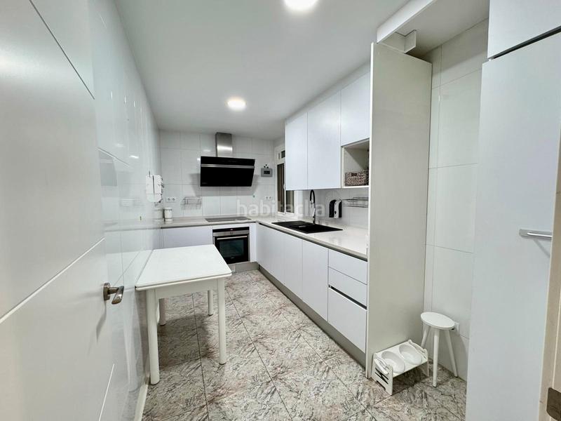 Foto e0d50f1a-6c3d-4e1d-8b94-8fd4f739a621. Appartamento in La Marina del Port Barcelona