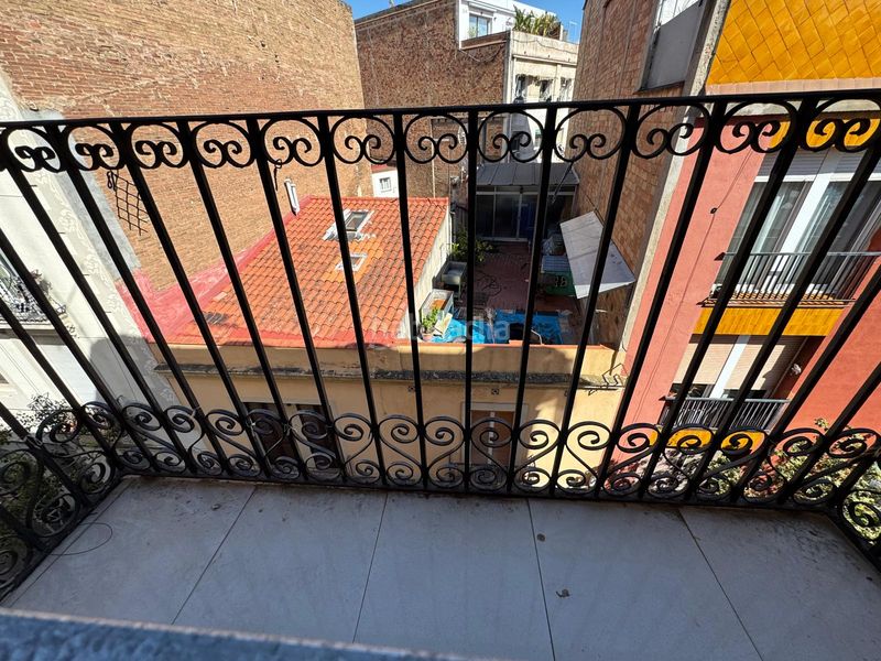 Foto 0b716822-1392-44ba-b99a-04d3ccb91f5e. Pis a Sants Barcelona