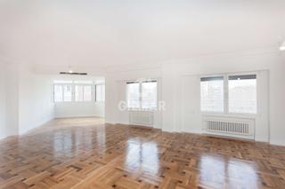 Pis en Cuatro Caminos - Azca. Estamos encantados de presentarles esta exclusiva vivienda en al