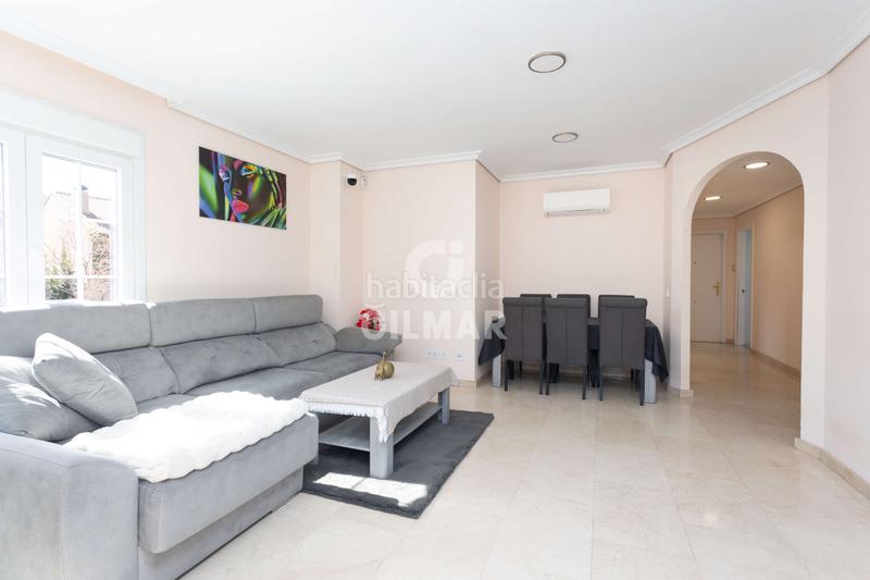 Foto a62b5866-2506-49d1-a3f3-03f5c4fd857c. Etagenwohnung mit heizung parking pool in Valdezarza Madrid