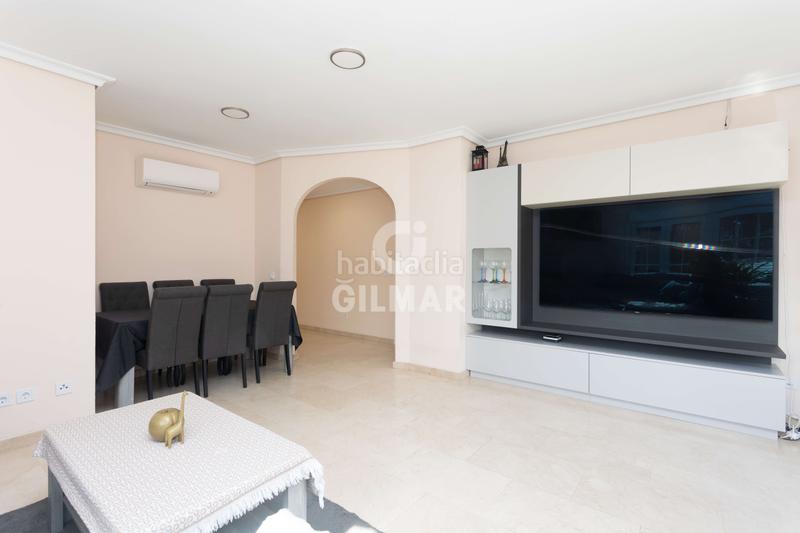 Foto e733ced8-8104-4b50-8736-b6df060f0c5c. Etagenwohnung mit heizung parking pool in Valdezarza Madrid