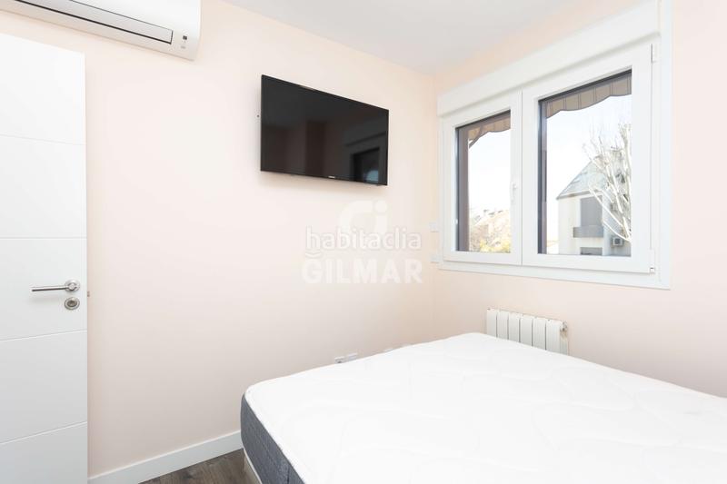 Foto f0800577-7e89-449d-9300-1582bee29ea3. Etagenwohnung mit heizung parking pool in Valdezarza Madrid