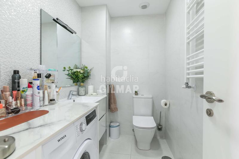 Foto f2711823-92b6-4aa5-b06f-0777cf4b8a40. Dúplex este luminoso ático dúplex se encuentra en el barrio de tetuán, a escasos metros de la calle bravo murillo, en un edificio de reci en Madrid