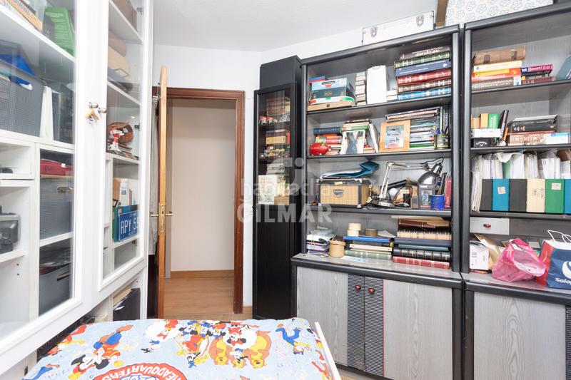 Foto e7be5819-2c73-420d-8058-ea1475e2405c. Pis amb calefacció aparcament a Bellas Vistas Madrid