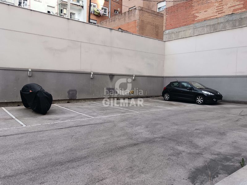 Foto e374909b-061f-4071-ad76-fa136bdbe638. Aparcament cotxe a Valdeacederas Madrid