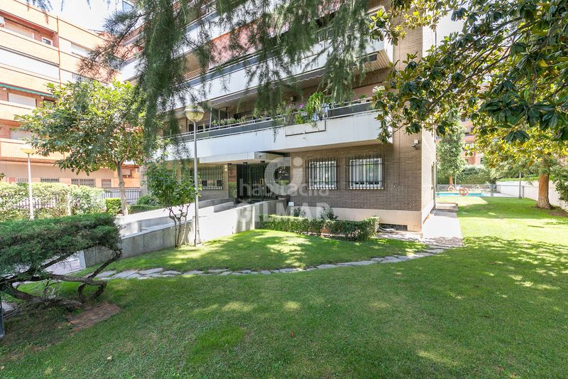 Foto 527356b6-84cc-4156-b194-be6dce038016. Pis amb calefacció aparcament piscina a Bellas Vistas Madrid