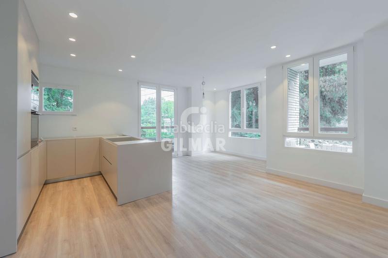 Foto c64e7de4-79d0-41dc-a48c-fa0cfbf93db8. Piso luminosidad, ubicación y calidades de lujo en Nueva España una vivienda con todo lo que buscasen el corazón del prestigioso barri en Madrid