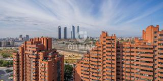 Àtic a Castilla. Ático exclusivo con terraza y dos plazas de garaje en castilla