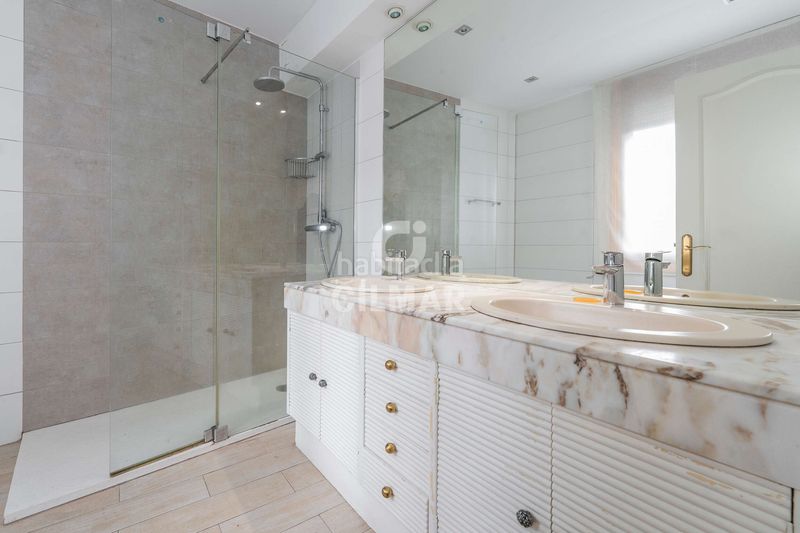 Casa pareada chalet pareado con jardín privado en hispanoamérica chamartínen una tranquila calle residencial del exclusivo barrio de hispanoam en Madrid - Imagen 24