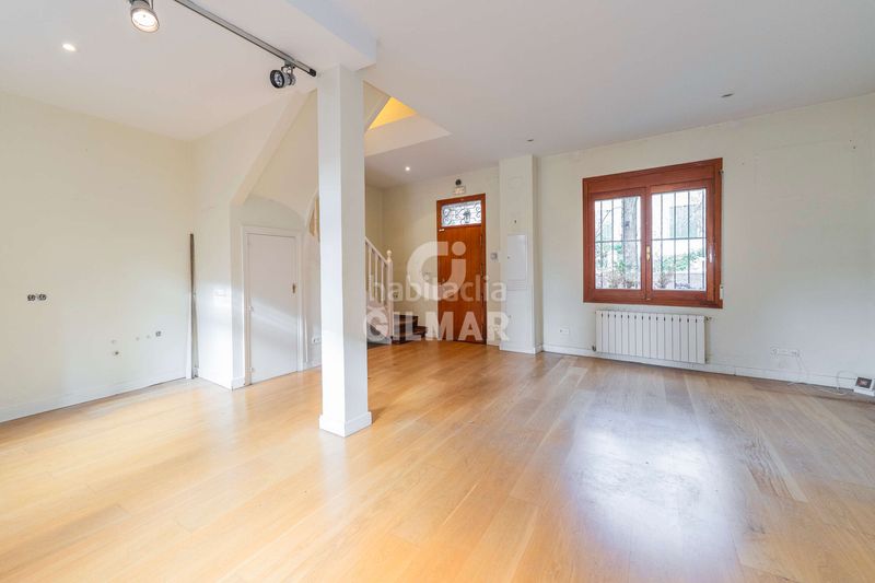 Casa pareada chalet pareado con jardín privado en hispanoamérica chamartínen una tranquila calle residencial del exclusivo barrio de hispanoam en Madrid - Imagen 4