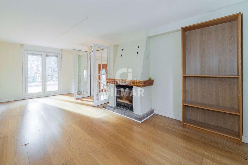 Casa pareada chalet pareado con jardín privado en hispanoamérica chamartínen una tranquila calle residencial del exclusivo barrio de hispanoam en Madrid - Imagen 7