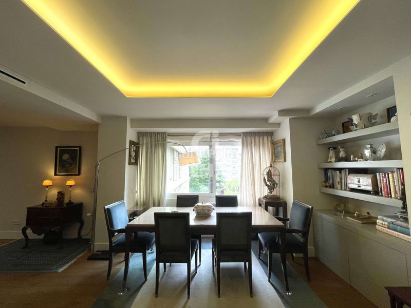 Piso ubicado en una de las zonas más exclusivas y tranquilas de chamartín, presentamos este magnífico piso exterior de 120m construidos en Madrid - Imagen 3