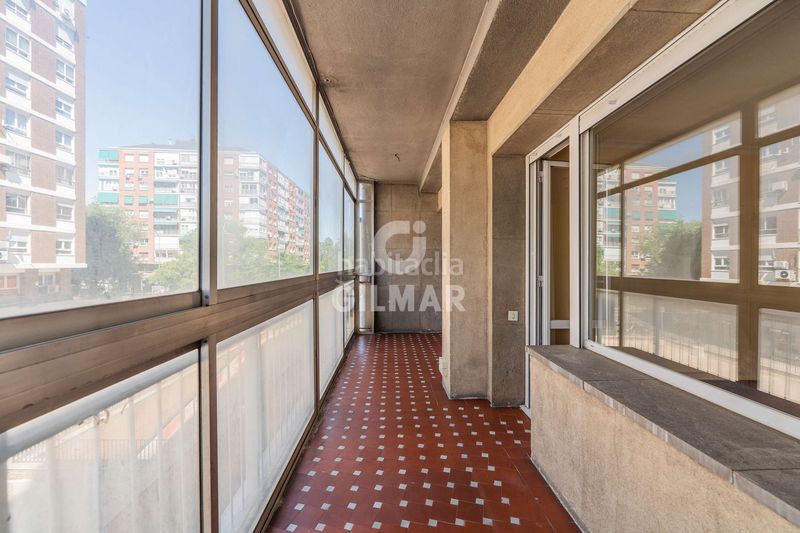 Foto e8ca3cf9-4fa2-49ea-becd-9e84d4fb644b. Pis amb calefacció aparcament a El Viso Madrid