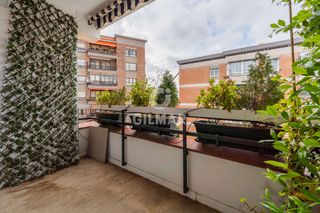 Etagenwohnung in Hispanoamérica-Bernabéu. Luminoso inmueble con terraza en hispanoamérica descubre este ma