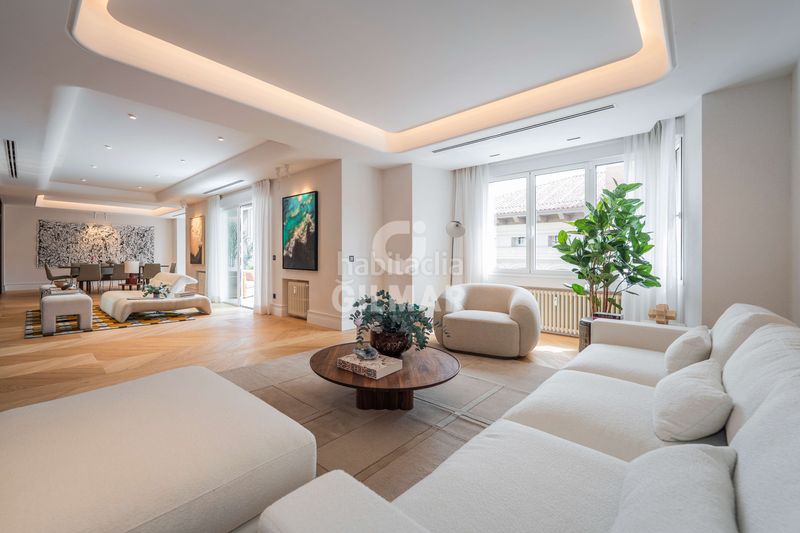 Foto 9f70f5a6-5978-4d93-9241-a3ce3c315d3e. Pis amb calefacció a Castellana Madrid