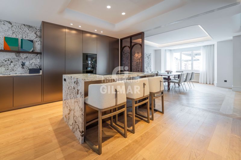 Foto aa4b63c0-fcad-4330-ad7f-e6bfb3802811. Pis amb calefacció a Castellana Madrid