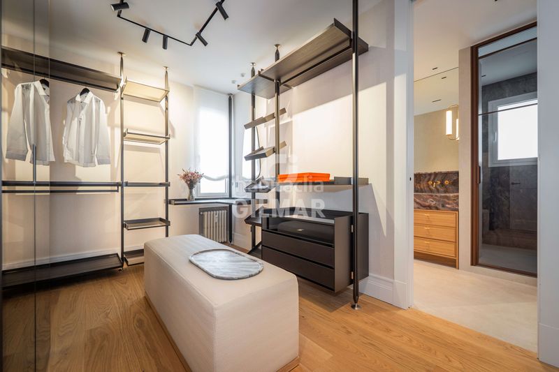 Foto f696ff93-af1a-431f-a242-c9e2245d7683. Pis amb calefacció a Castellana Madrid