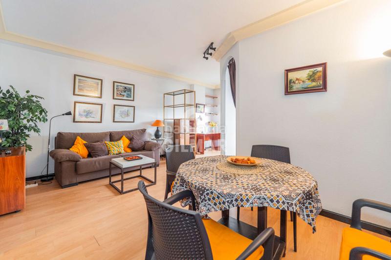 Foto 671f1389-7fff-459b-b3ee-d16a33e48aac. Piso edificio eurocis, seguridad 24 horas, exterior, luminoso, estancias amplias, en buen estado, ha estado alquilado, posibilidad de g en Madrid