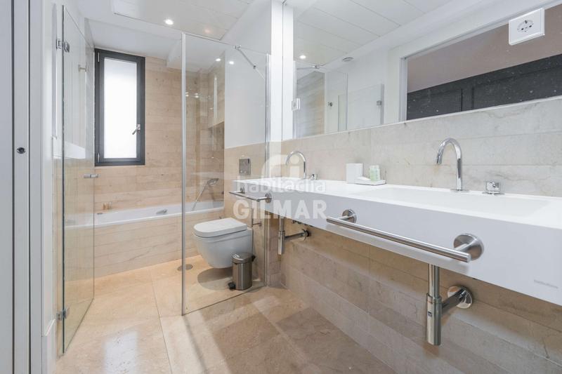 Foto 32d8a7d5-ecc1-4049-847e-d09313de34fd. Flat with heating parking pool in Lista Madrid