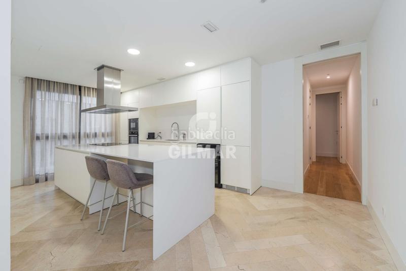 Foto 3310aa3e-bde1-44c9-aff5-c4c81677a4b8. Flat with heating parking pool in Lista Madrid