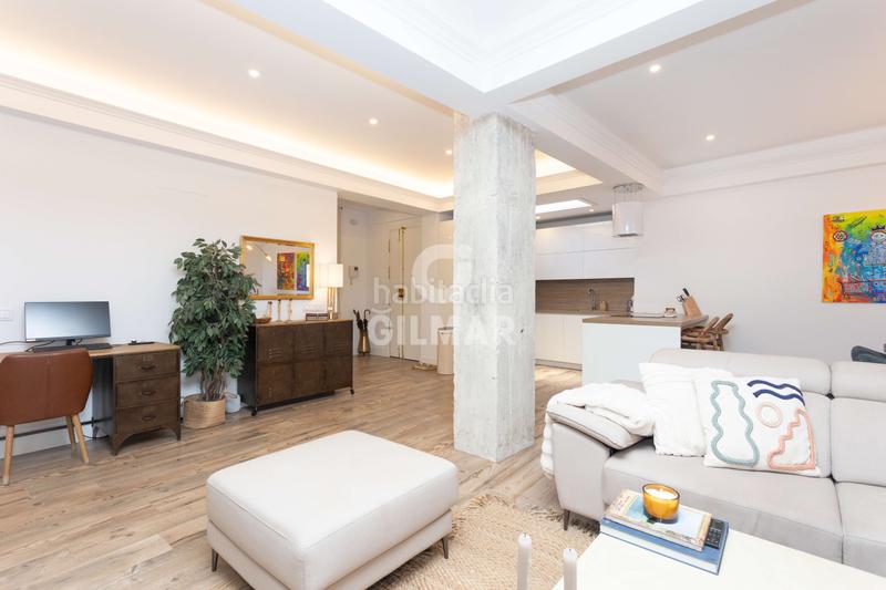 Foto 0395f930-bb00-4a9d-96de-ab129a23bb12. Piso descubre el lujo y la elegancia en este espectacular piso ubicado en la calle montalbán en el prestigioso barrio de Jerónimos, en en Madrid