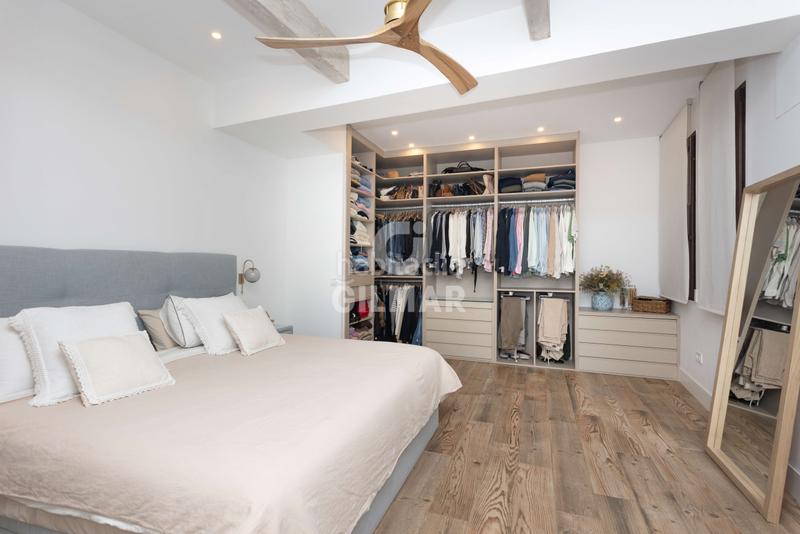 Foto 3cc944f5-5f4c-427c-9456-09f42bca5c72. Piso descubre el lujo y la elegancia en este espectacular piso ubicado en la calle montalbán en el prestigioso barrio de Jerónimos, en en Madrid