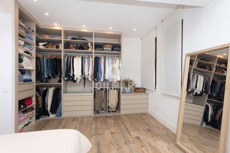 Foto 75489f7b-1a51-43d3-af2a-ca10ecbcedf0. Piso descubre el lujo y la elegancia en este espectacular piso ubicado en la calle montalbán en el prestigioso barrio de Jerónimos, en en Madrid