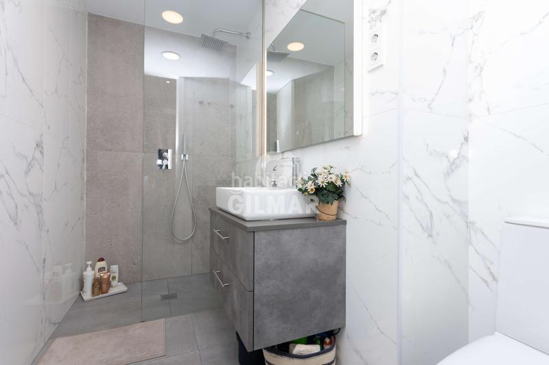 Foto 7812d761-d20f-4f2f-99ba-5a0ad8d55d1f. Piso descubre el lujo y la elegancia en este espectacular piso ubicado en la calle montalbán en el prestigioso barrio de Jerónimos, en en Madrid