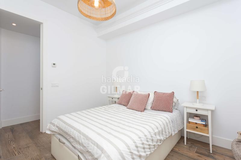Foto ac01b32c-61fe-4099-a423-1ba49781dde4. Piso descubre el lujo y la elegancia en este espectacular piso ubicado en la calle montalbán en el prestigioso barrio de Jerónimos, en en Madrid