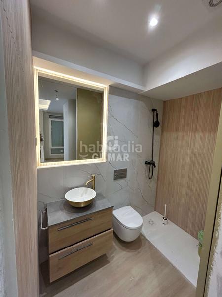 Foto 7c7df5c8-1d03-4608-ae05-ec9df92c45c5. Planta baja vivienda en moratalaz bajo reformado con entrada independientete presentamos una excelente oportunidad en el barrio de moratalaz, en Madrid