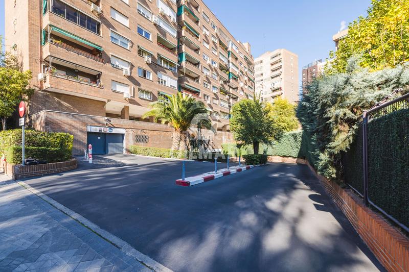 Foto 46bb6456-c66e-4988-8d49-ca8289b0cf98. Appartement avec chauffage piscine dans Adelfas Madrid