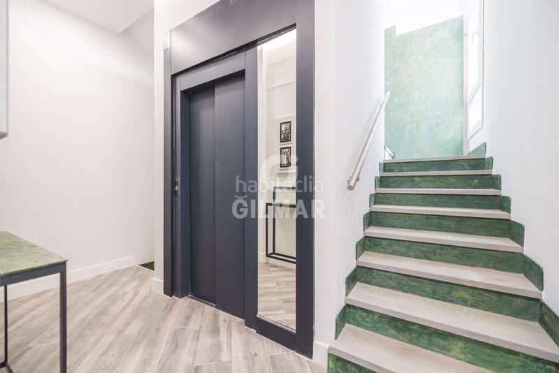 Foto 07568c14-2ef0-4064-8673-c5ea955d568c. Dúplex descubre este exclusivo apartamento dúplex de obra nueva ubicado en el vibrante barrio de San Diego, en el distrito de puente de v en Madrid