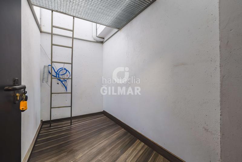 Foto 684a2952-5cf0-4ab6-b45b-eb2335364275. Dúplex descubre este exclusivo apartamento dúplex de obra nueva ubicado en el vibrante barrio de San Diego, en el distrito de puente de v en Madrid