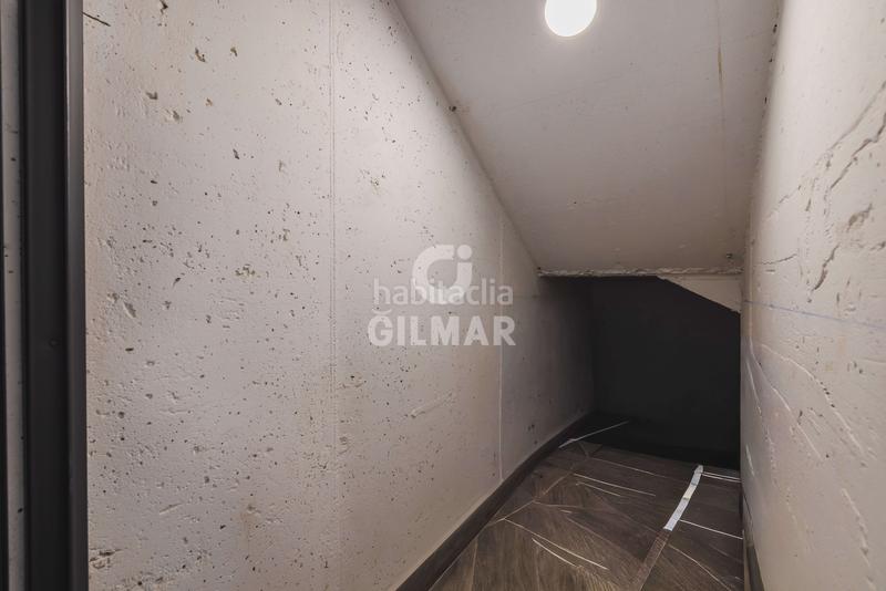 Foto 6b7207fe-6f73-4e39-bf4e-b1dca3fb3eac. Dúplex descubre este exclusivo apartamento dúplex de obra nueva ubicado en el vibrante barrio de San Diego, en el distrito de puente de v en Madrid