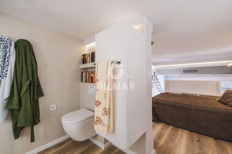 Foto da2aa499-ec12-4e11-97cb-46276f5cdece. Dúplex descubre este exclusivo apartamento dúplex de obra nueva ubicado en el vibrante barrio de San Diego, en el distrito de puente de v en Madrid