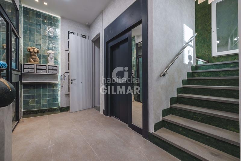 Foto e1b640b7-8fb8-4946-bce8-6d7e0fa946d2. Dúplex descubre este exclusivo apartamento dúplex de obra nueva ubicado en el vibrante barrio de San Diego, en el distrito de puente de v en Madrid