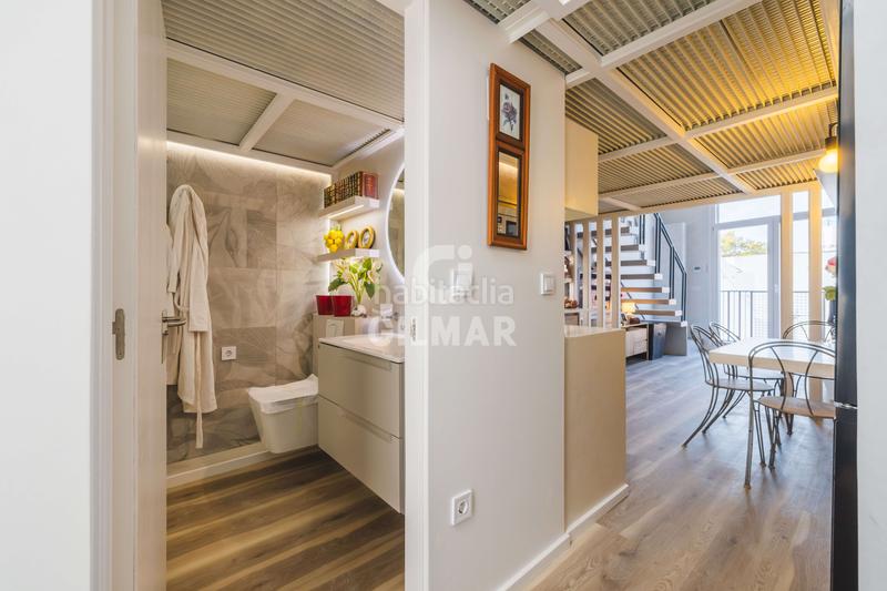 Foto f2640827-da26-4b83-b9a4-7be7507f629a. Dúplex descubre este exclusivo apartamento dúplex de obra nueva ubicado en el vibrante barrio de San Diego, en el distrito de puente de v en Madrid