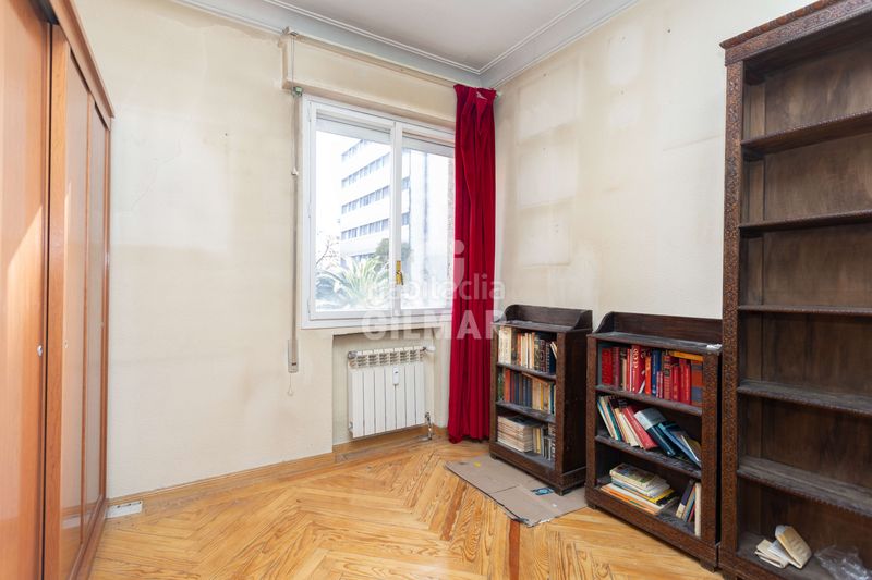 Piso descubre este elegante piso ubicado en el barrio de Estrella, dentro del prestigioso distrito de retiro . con una superfi en Madrid - Imagen 22