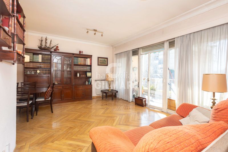 Piso descubre este elegante piso ubicado en el barrio de Estrella, dentro del prestigioso distrito de retiro . con una superfi en Madrid