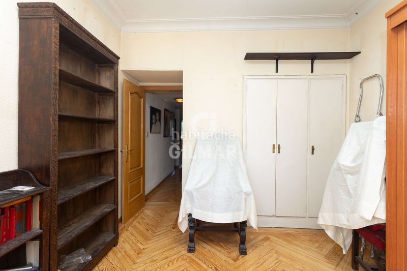 Piso descubre este elegante piso ubicado en el barrio de Estrella, dentro del prestigioso distrito de retiro . con una superfi en Madrid - Imagen 24