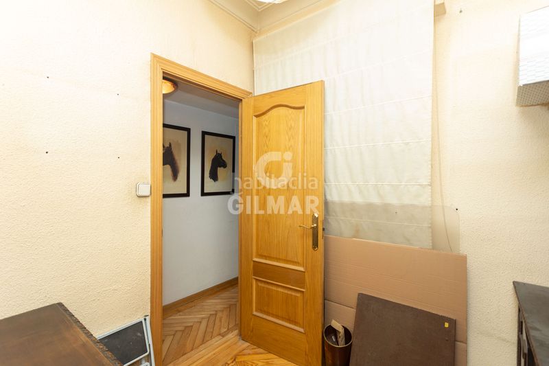 Piso descubre este elegante piso ubicado en el barrio de Estrella, dentro del prestigioso distrito de retiro . con una superfi en Madrid - Imagen 29