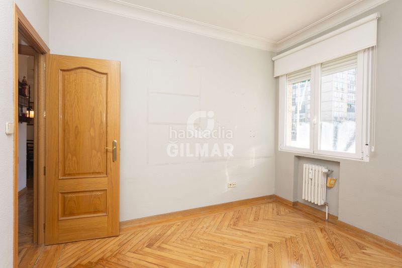 Piso descubre este elegante piso ubicado en el barrio de Estrella, dentro del prestigioso distrito de retiro . con una superfi en Madrid - Imagen 16