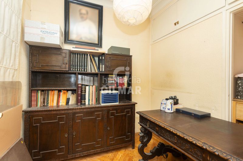 Piso descubre este elegante piso ubicado en el barrio de Estrella, dentro del prestigioso distrito de retiro . con una superfi en Madrid - Imagen 23